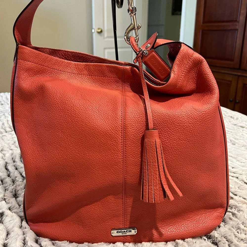Coach Avery Sienna Soft Pebble Leather Large Hobo bag